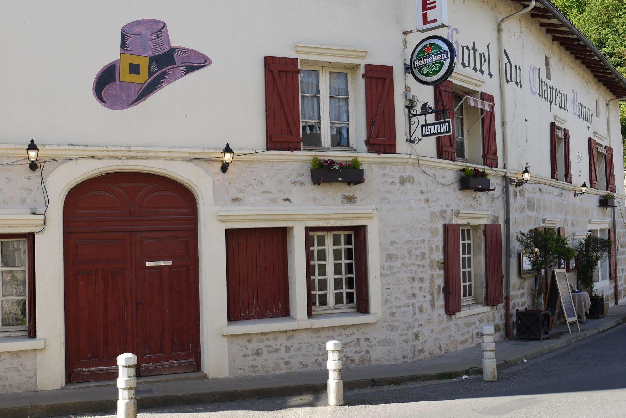 Le Chapeau Rouge Lusignan Exterior foto