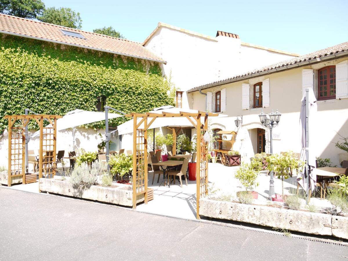 Le Chapeau Rouge Lusignan Exterior foto
